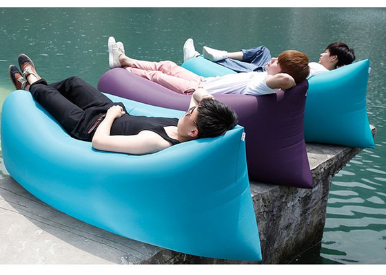 China Kampierender aufblasbarer Schlafsack-Luft-Sofa-Treffpunkt im Freien mit Logo gedruckt fournisseur