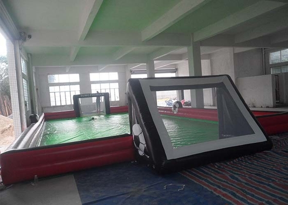 China Fertigen Sie wasserdichte aufblasbare Sportspiele im Freien für Fußballplatz kundenspezifisch an fournisseur