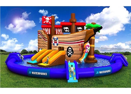China Moderner Piraten-Schiffs-riesiger aufblasbarer Wasser-Spielplatz für Sommer fournisseur