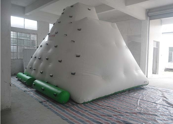 China Lustiges großes aufblasbares Wasser spielt, 0,55 - 0.9mm PVC-Planen-aufblasbarer Eisberg mit Handbuch/Gebläse fournisseur